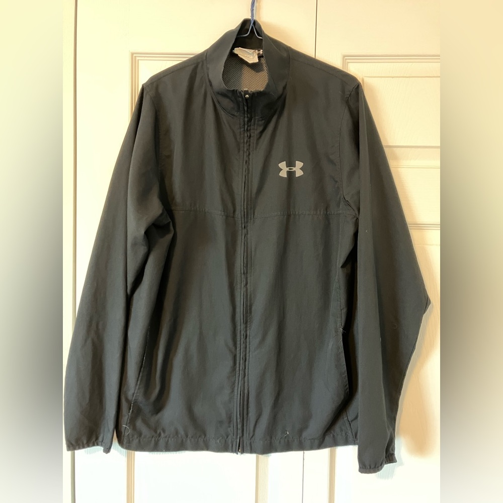 Under Armor Men’s Medium Nylon Jacket. Good used condition.